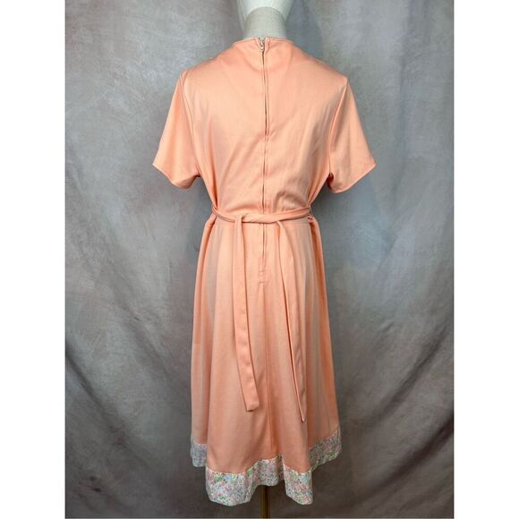Vintage 1970s Peach Floral Plus Size Dress Size XL - Picture 8 of 10